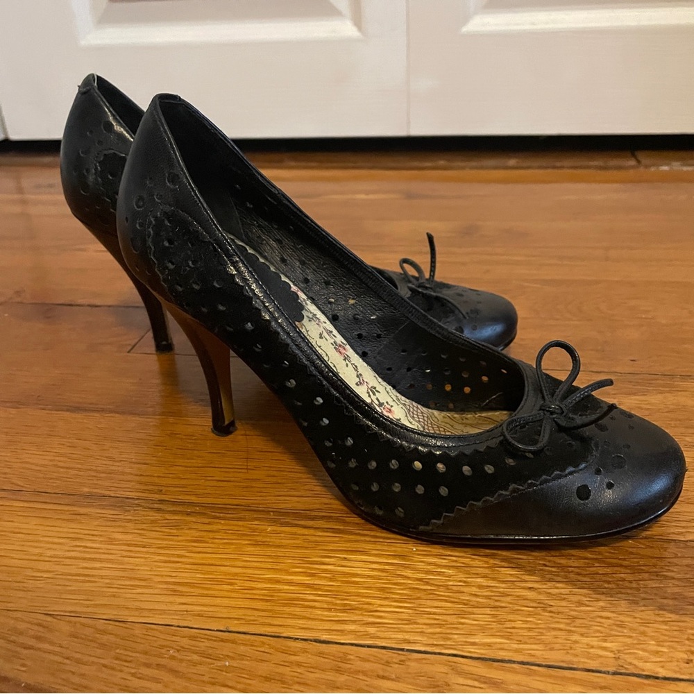 Seychelles Black Bow Heels